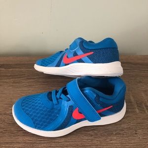NWOT Nike Sneakers
